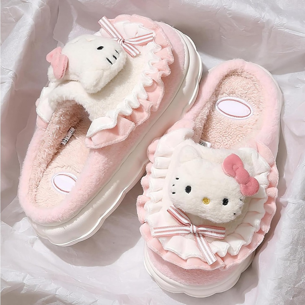 Hello Kitty Slippers - Picture 2 of 2